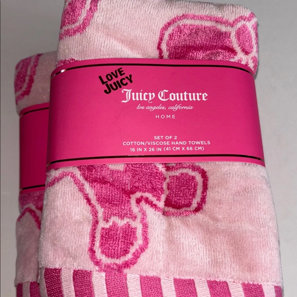 Juicy Couture Pink GINGERBREAD AND BOWS Hand Towels NWT SET OF TWO PINK GINGEY